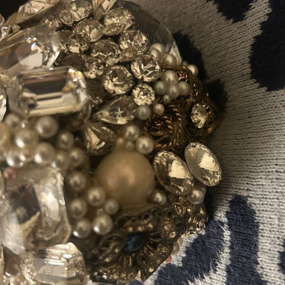 Wendy Gell Elegant Crystal and Pearl Statement Wristie, Signed - Picture 9 of 10